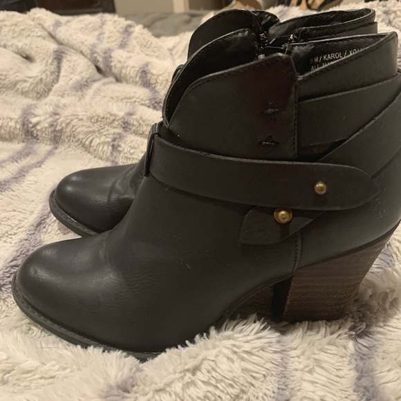 Womens xoxo black booties size 6 good condition - Picture 2 of 6